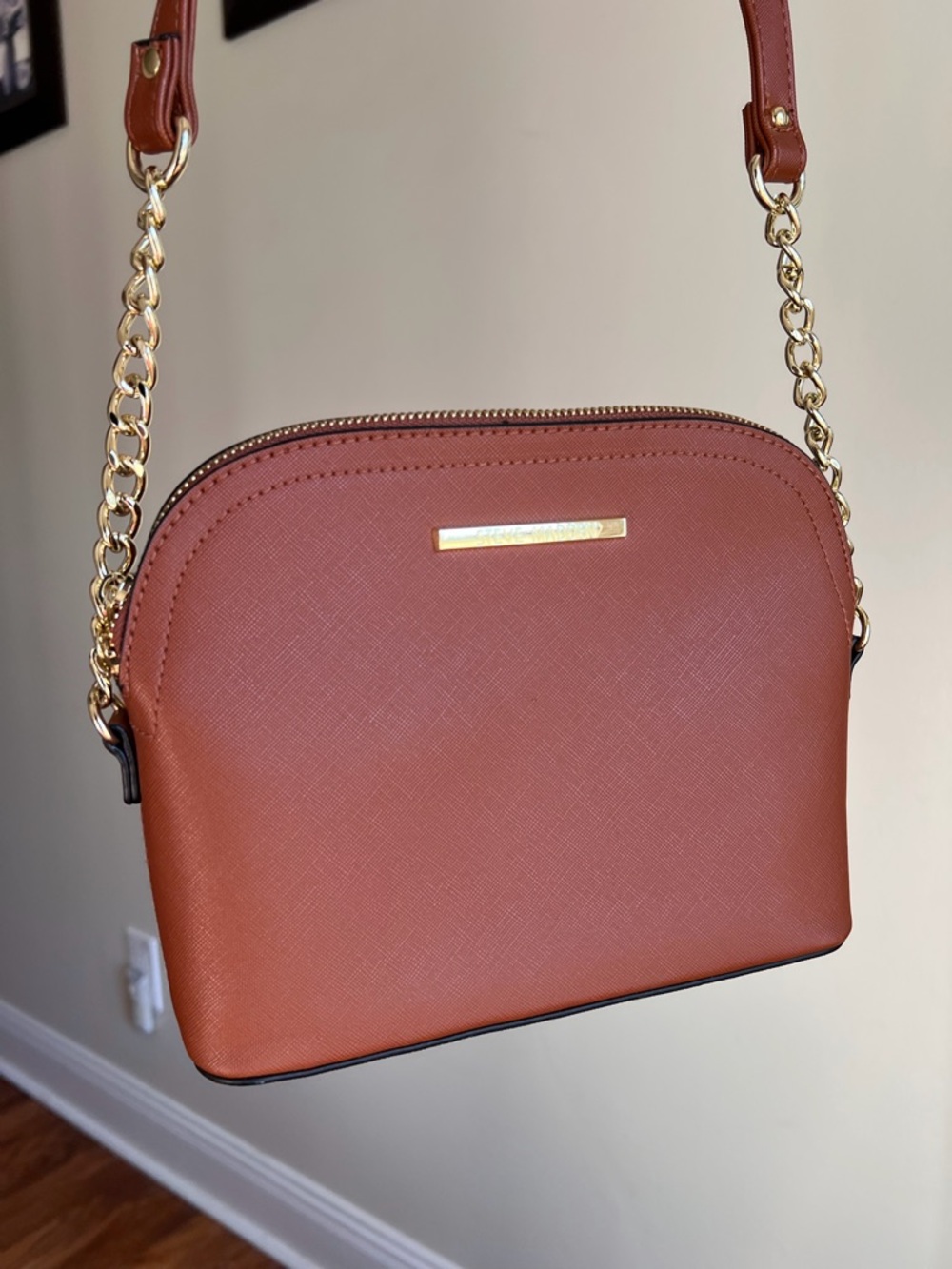 New Steve Madden Brown Dome Crossbody Bag with Gold Chain Strap